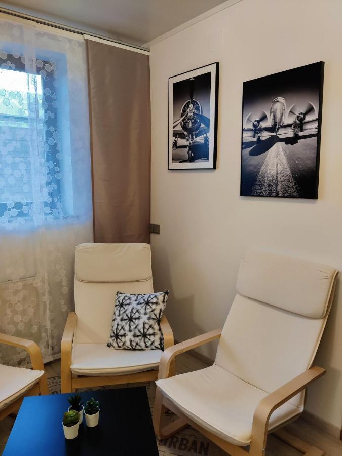 Holiday Home In Quiet Beautiful Area With Two Separate, Modern, Furnished Apartments Deutsch-Wagram Exteriör bild