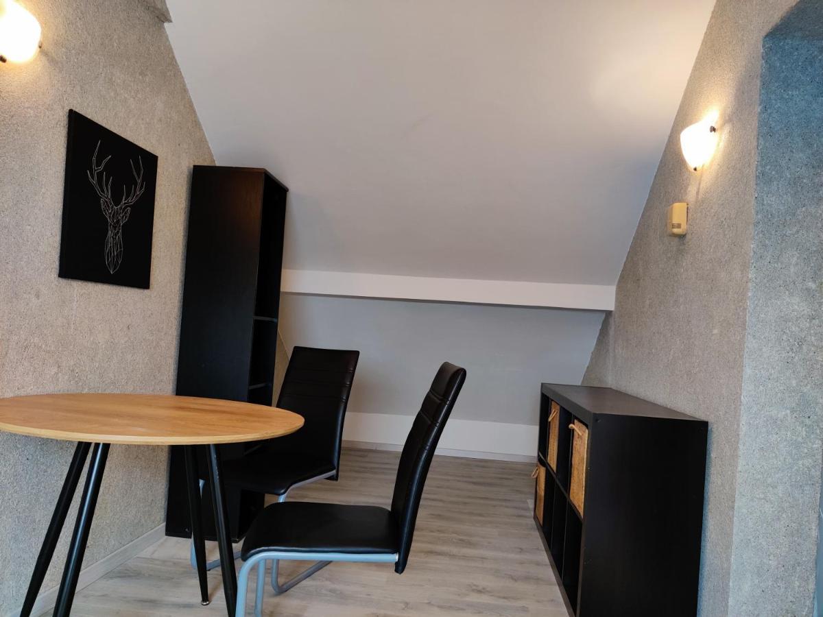Holiday Home In Quiet Beautiful Area With Two Separate, Modern, Furnished Apartments Deutsch-Wagram Exteriör bild