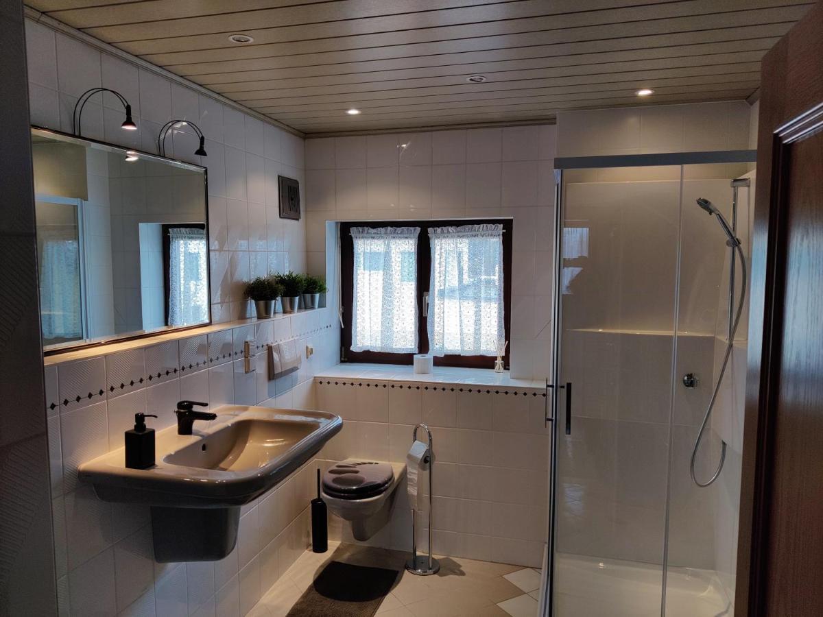 Holiday Home In Quiet Beautiful Area With Two Separate, Modern, Furnished Apartments Deutsch-Wagram Exteriör bild